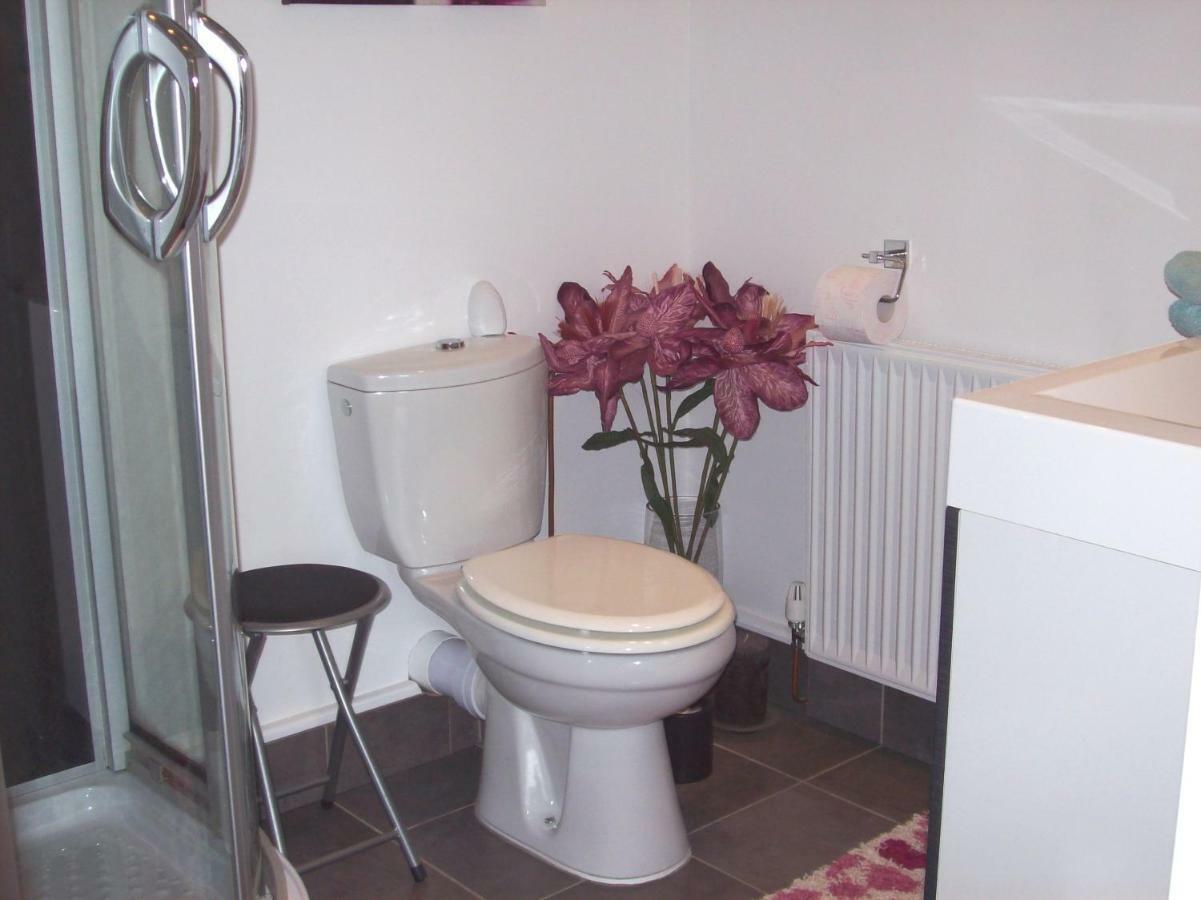 Le Rocher B&B Yvrandes Exterior photo