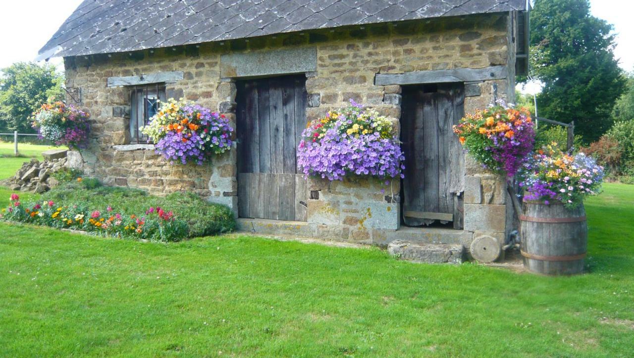 Le Rocher B&B Yvrandes Exterior photo